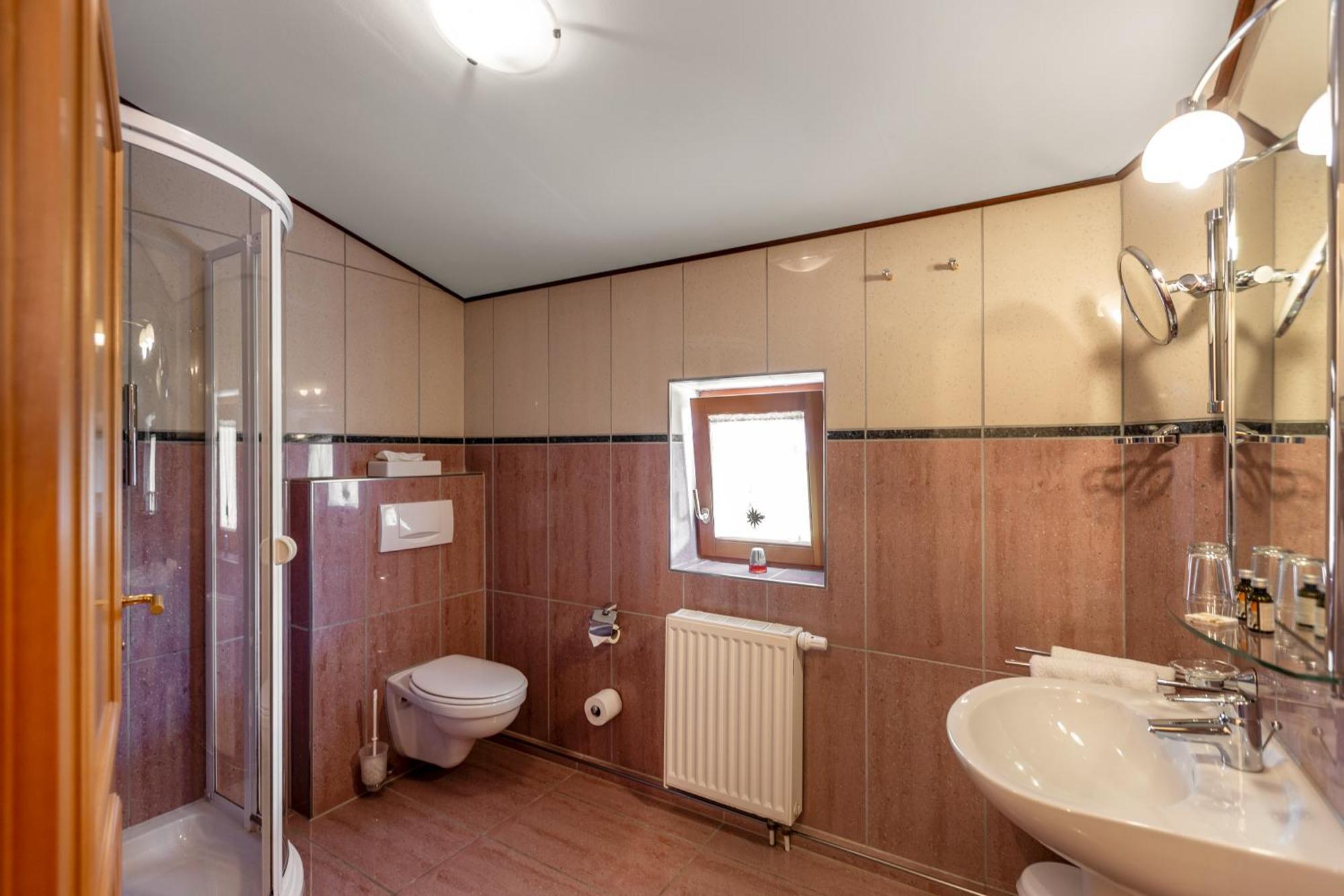 Hochdoerffer Gaestehaus Гостевой дом